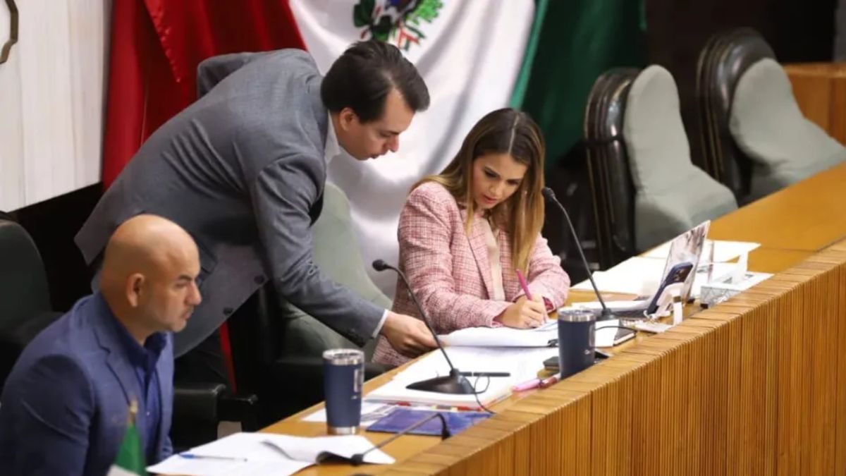 MESA DIRECTIVA CONGRESO NUEVO LEÓN - Informe Regio