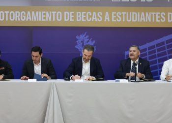 BECAS MONTERREY UANL