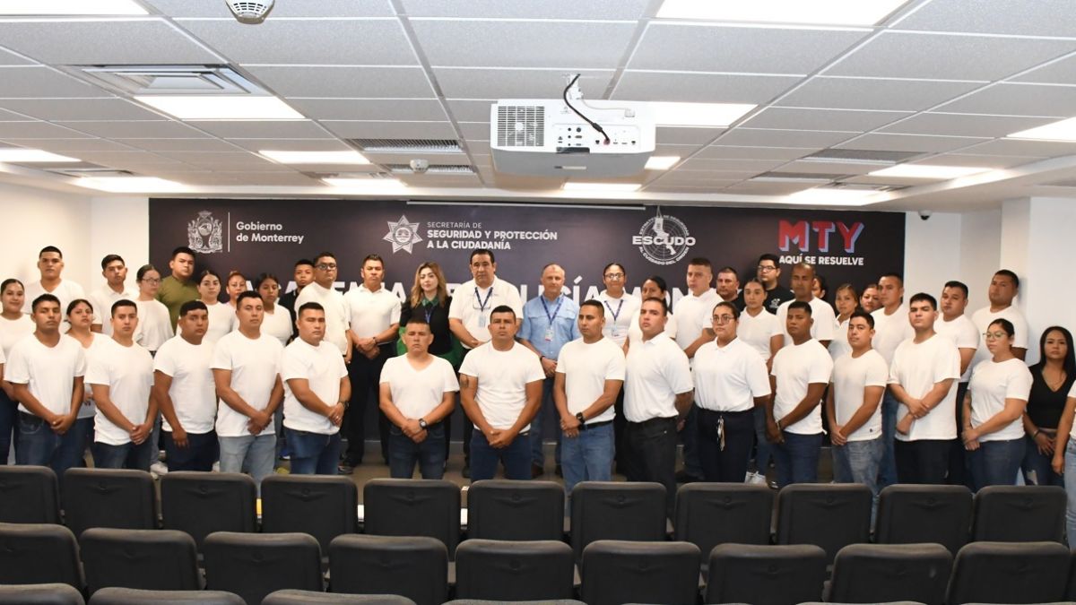Monterrey Forma 206 Cadetes Nuevos En Su Academia De Policía