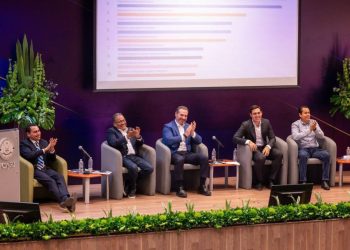 MONTERREY-PARTICIPA-EN-FORO-UANL