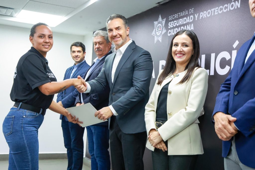 Policías Mundial - Informe Regio capacitan a oficiales mundial 2026 inglés turismo seguridad