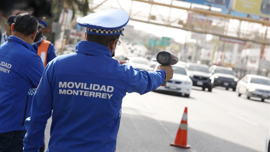 A25 - Informe Regio tránsito de monterrey operativo de seguridad tráfico caos vial regreso a clases