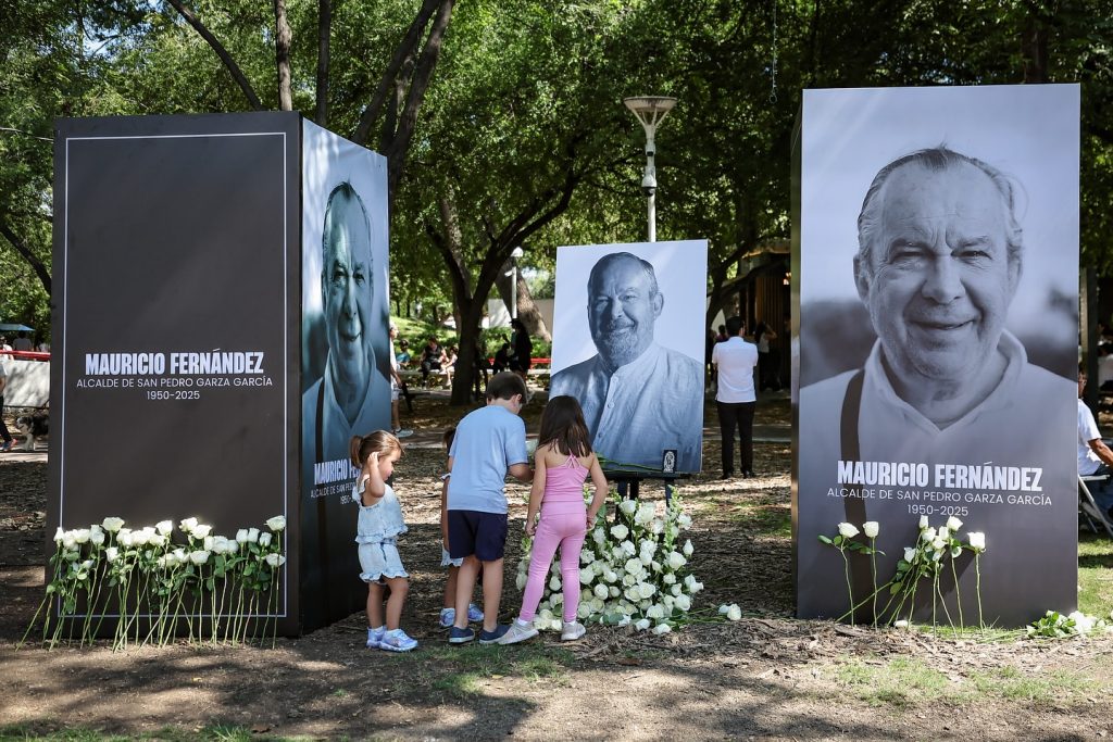 Homenaje Mauricio Fernández San Pedro De Pinta Paseo De Los Duendes Mercado De La Fregonería