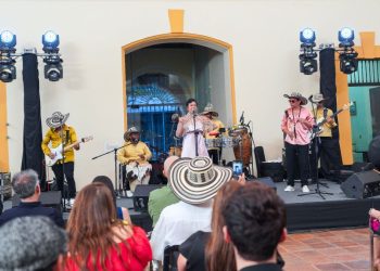 FERIA-DEL-LIBRO-MONTERREY-COLOMBIA