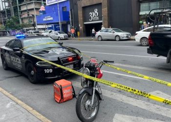 ROBO-TIPO-CRISTALAZO-MONTERREY