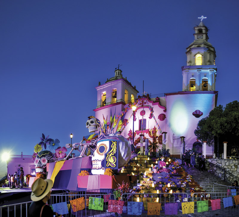 Procesión De Catrinas Santiago - Informe Regio Procesión de catrinas Santiago Día de Muertos Santiago Nuevo León Plaza Ocampo