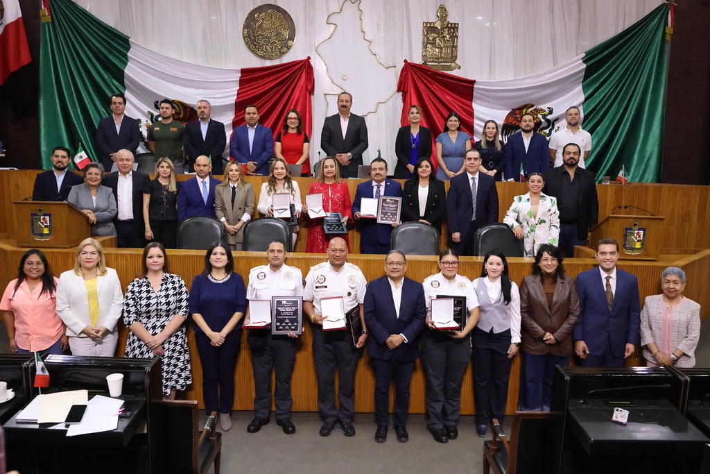 Fray-servando - Informe Regio Medalla Fray Servando Andrés Mijes Congreso NL policías de escobedo