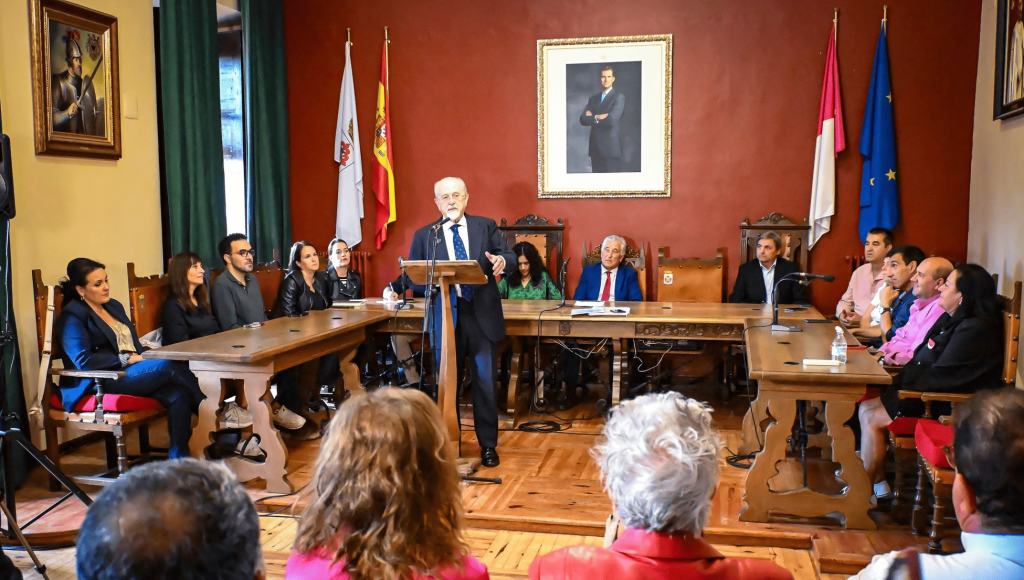 Hijo Adoptivo De Almagro - Informe Regio hijo adoptivo de Almagro Mauricio Fernández cultura Castilla La Mancha La Milarca España