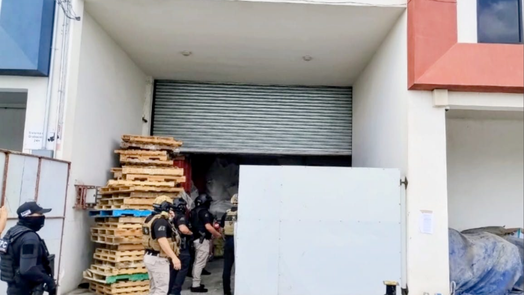 6 Detenidos - Informe Regio 6 detenidos juez de control delitos contra la salud narcomenudeo policía de Santiago