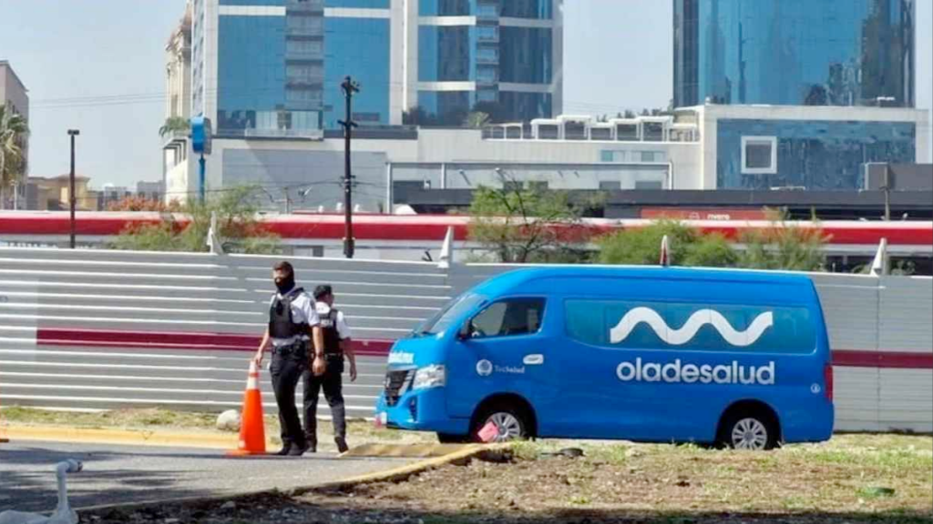 Tecsalud - Informe Regio TecSalud Hospital Zambrano San Pedro Policía Municipal robo de camioneta