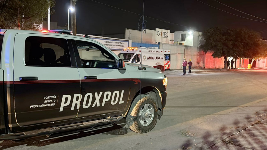 Incendio En Empresa De Escobedo - Informe Regio Incendio en empresa de Escobedo Protección Civil Bomberos Nuevo León trabajadores evacuados empresa Gotec adhesivos industriales Escobedo