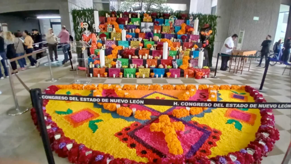 Homenaje a Mauricio Fernández - Informe Regio Homenaje a Mauricio Fernández Congreso de Nuevo León altar de muertos Mauricio Fernández Garza San Pedro