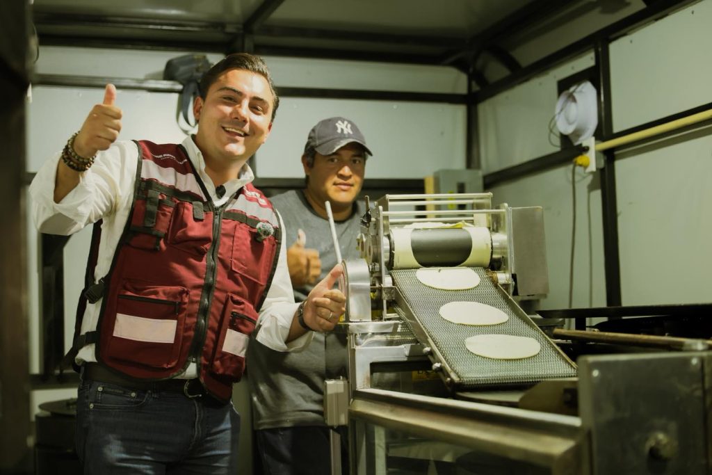 economía familiar García Manuel Guerra tortillería móvil de la gente programa social