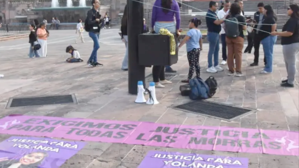 marcha contra la violencia Morras Feministas Monterrey Violencia hacía la mujer micrófono abierto