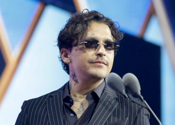 Christian Nodal Universal Music audiencia documentos falsos juicio   Informe Regio