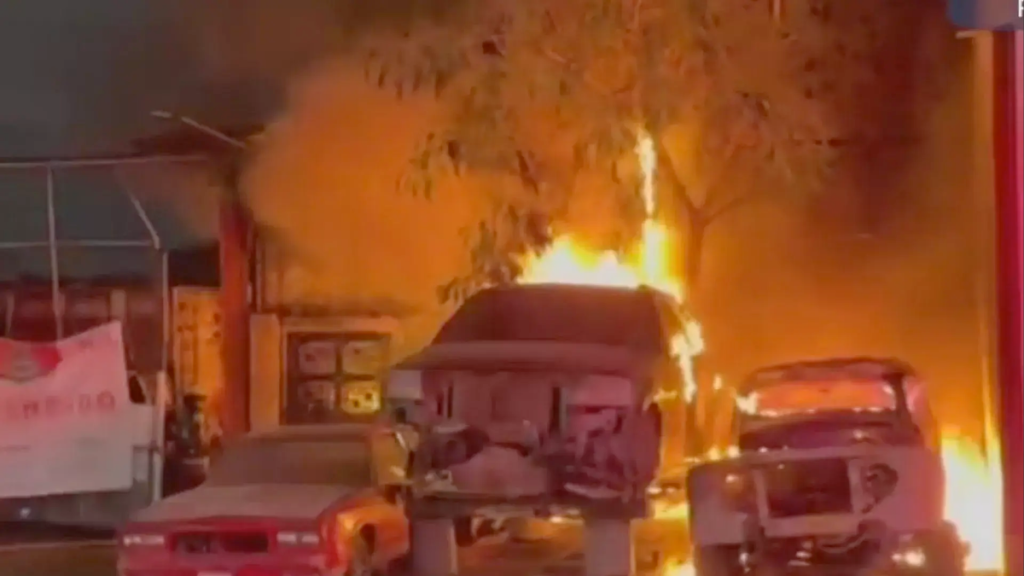 incendio en San Nicolás Protección Civil San Nicolás de los Garza incendio comercio clausurado