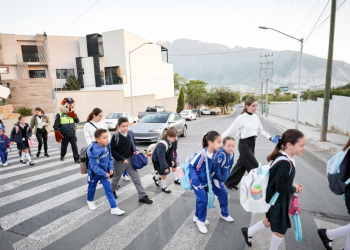 Movilidad De San Pedro - Informe Regio movilidad de San Pedro Luis Susarrey Alfonso Reyes caminar al colegio transporte escolar Informe Regio