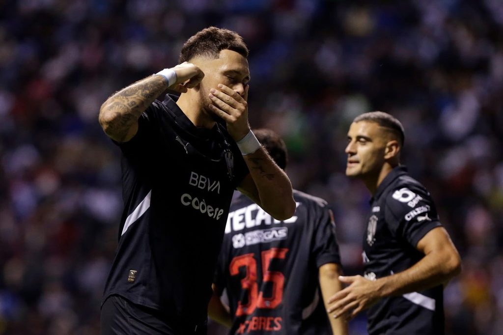 Lucas Ocampos veto Domènec Torrent tensión interna Rayados Guadalajara