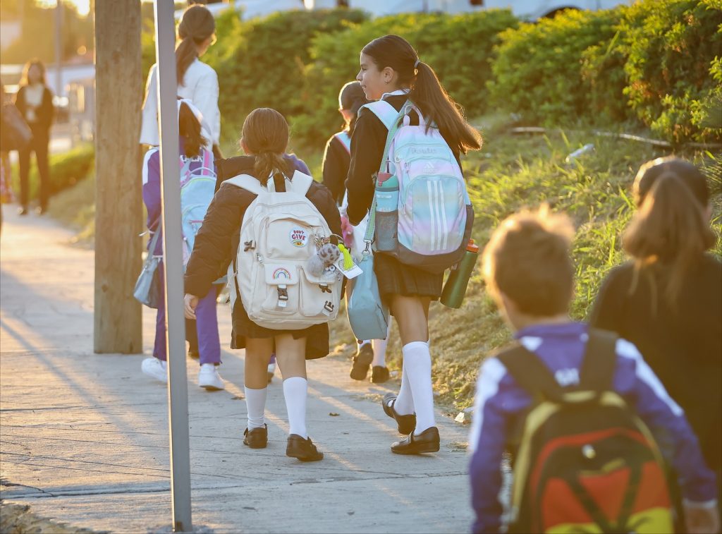 Movilidad De San Pedro - Informe Regio movilidad de San Pedro Luis Susarrey Alfonso Reyes caminar al colegio transporte escolar