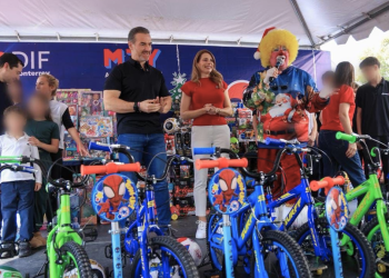 entrega de juguetes apoyo social DIF Monterrey Cerro del Topo Chico Navidad   Informe Regio