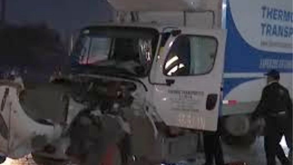 camion impactado por tren Escobedo Nuevo León carretera a Monclova Protección Civil accidente vial