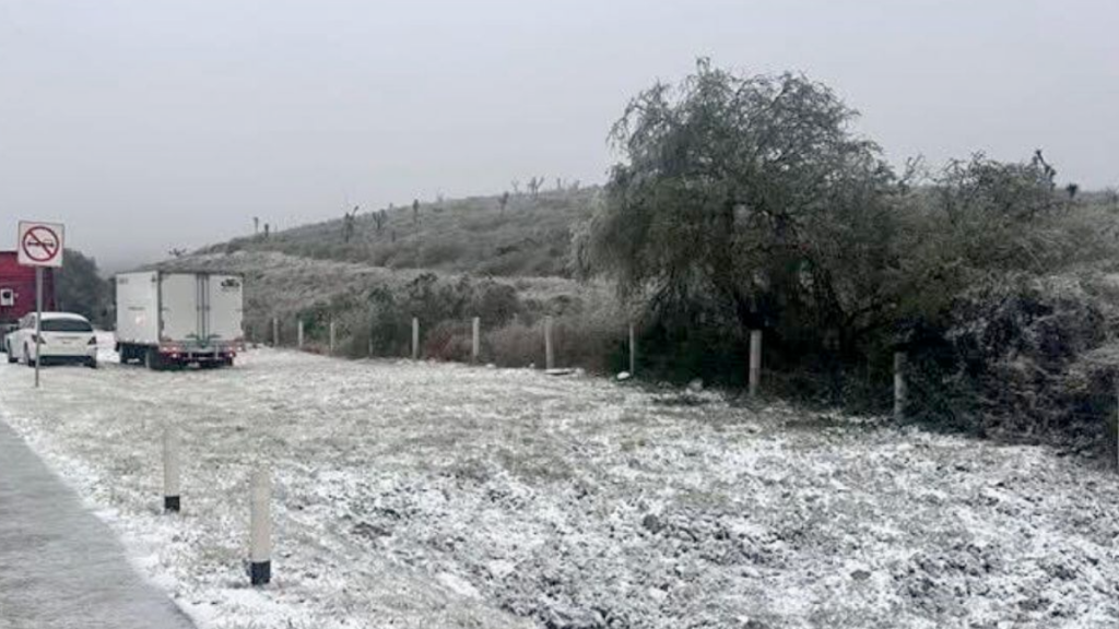 nieve en Nuevo León frente frío Sistema Meteorológico agua nieve Sierra Madre