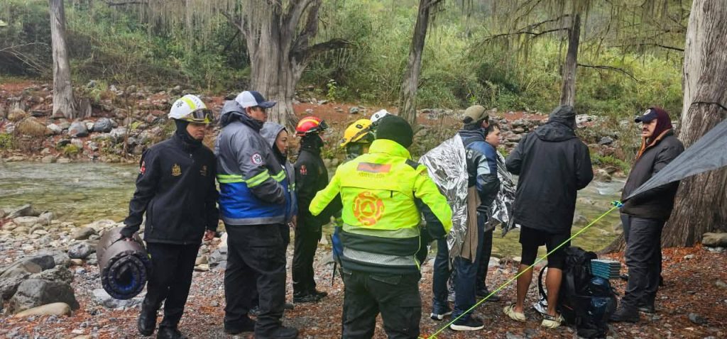 rescate de jovenes en zonas montañosas nl
