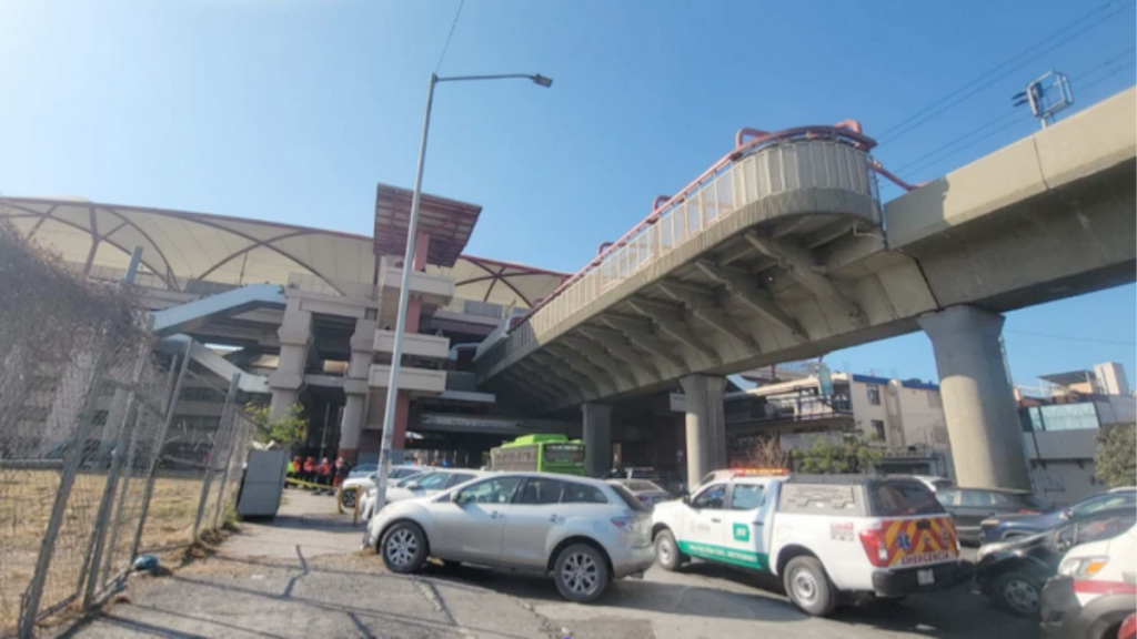 Metro Monterrey estación Félix U Gómez Protección Civil CRUM SEMEFO