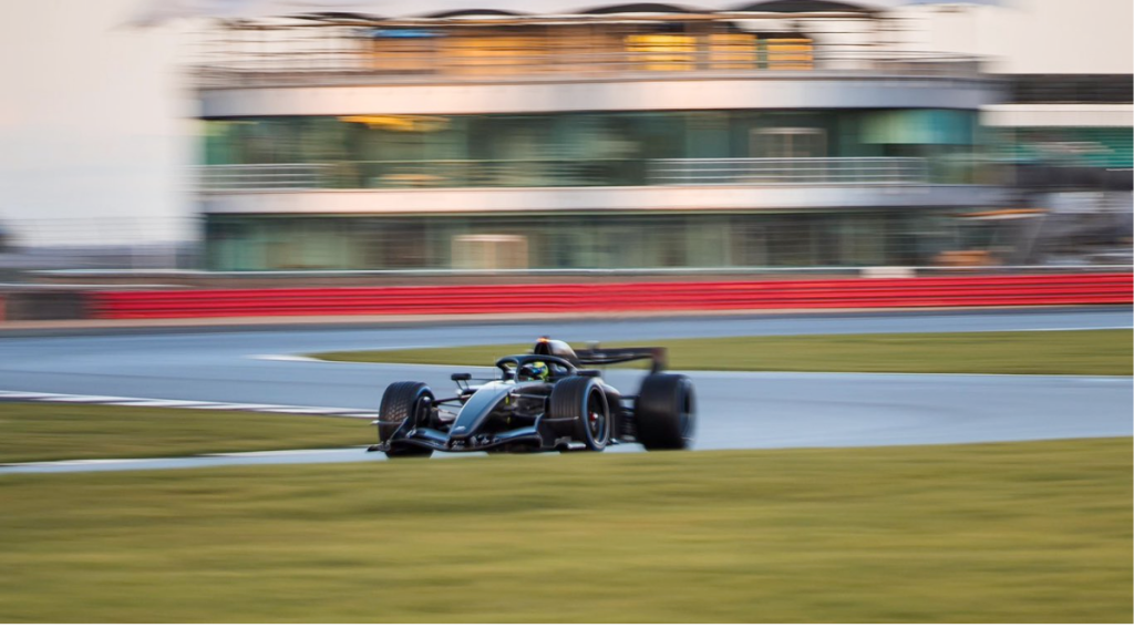 Checo Pérez F1 Cadillac F1 pretemporada 2026 Fórmula 1 Super Bowl