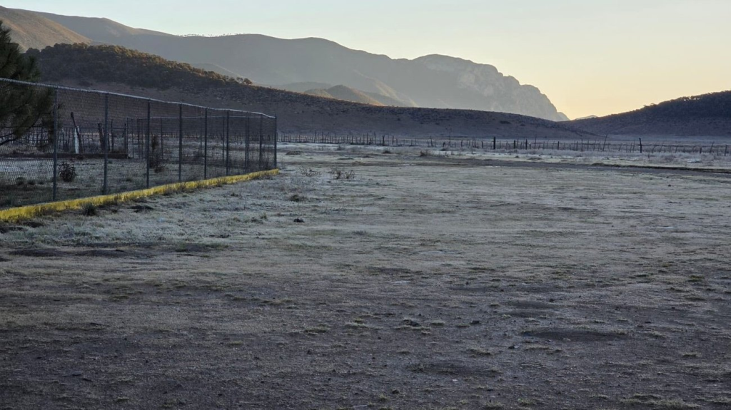 Hielo en Galeana fue reportado tras la llegada del frente frío número 31 que provocará temperaturas cercanas a 0 grados en Nuevo León