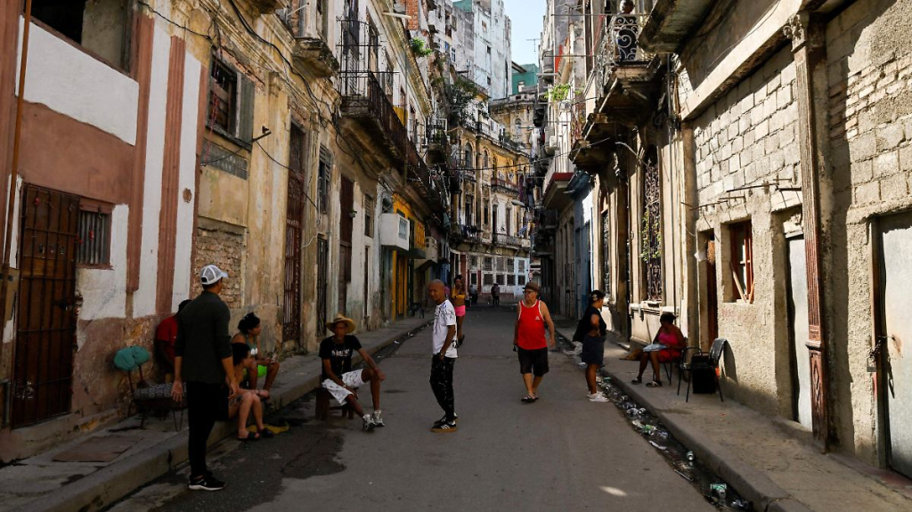 envío de ayuda de EU manipulación política damnificados