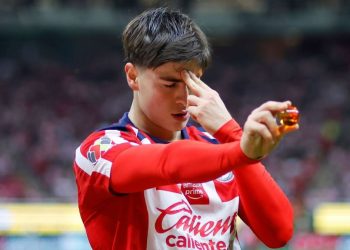 HORMIGA-GONZÁLEZ-CHIVAS-FUTBOL-GOL