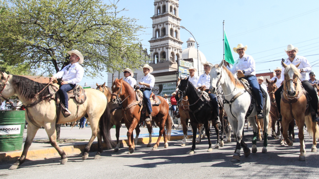 Gran Cabalgata del 175 aniversario de Apodaca Gobierno de Apodaca Santa Rosa participantes jinetes
