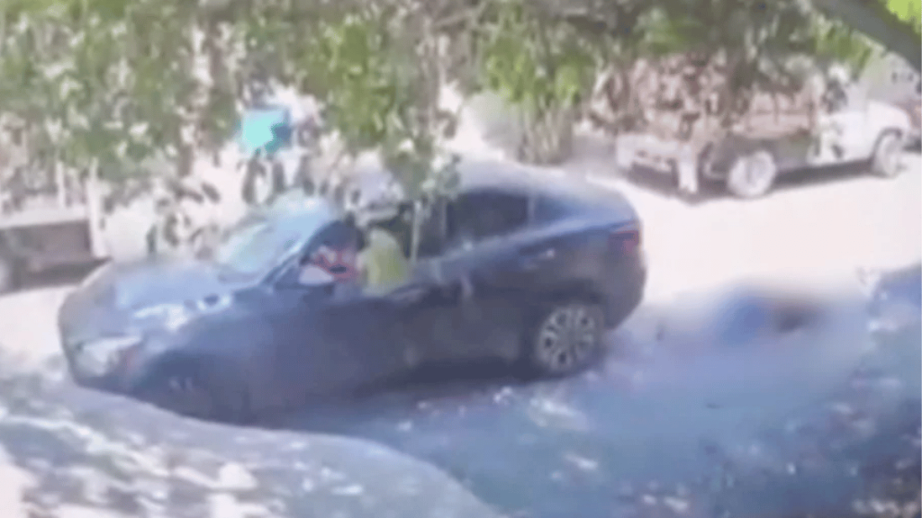 Conductor atropella a mujer