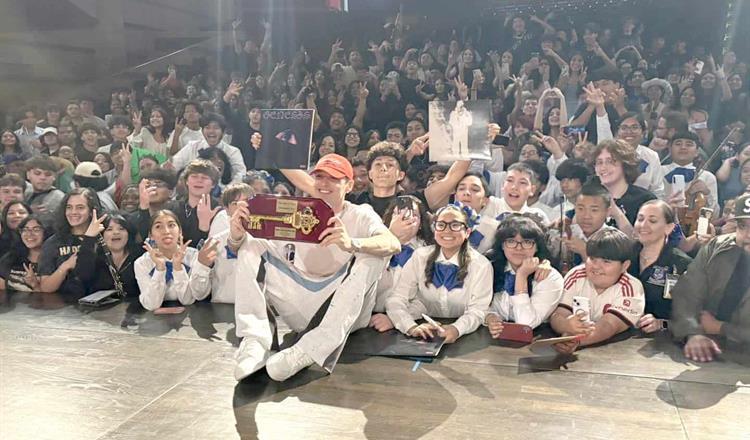 - Informe Regio San Antonio le da la llave de la ciudad a Peso Pluma