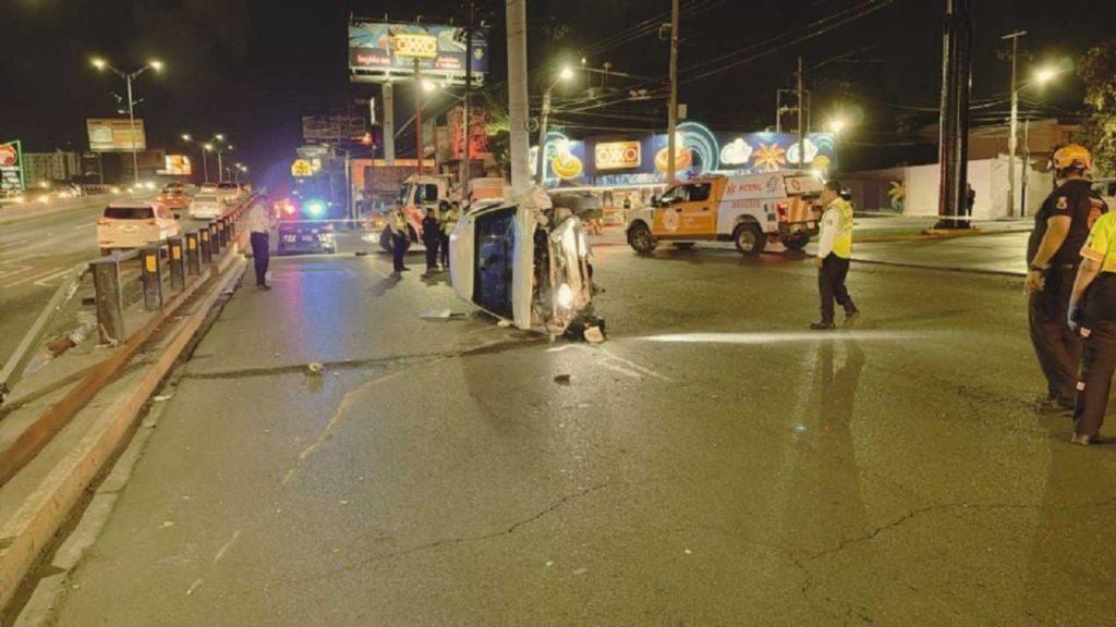 Conductor-murió-en-un-accidente-en-la-avenida-gonzalitos - Informe Regio Conductor murió en un accidente en la Avenida Gonzalitos Informe Regio