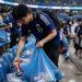 Hinchas de Japón limpiaron el estadio de Dallas   Informe Regio