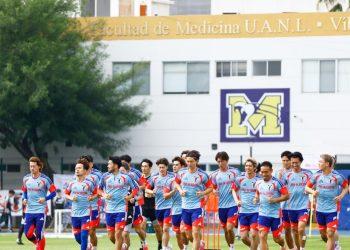 La cancha de la UANL en pésimas condiciones
