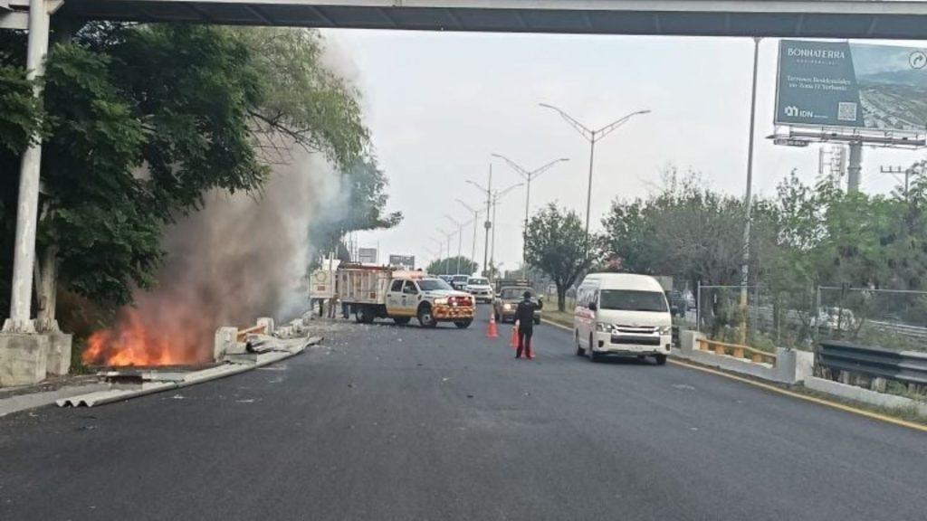 Un-trailer-se-incendio-tras-volcar-en-la-carretera-nacional - Informe Regio Un trailer se incendió tras volcar en la Carretera Nacional Informe Regio