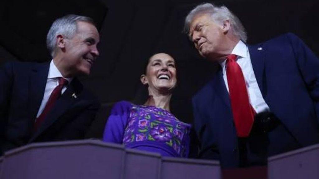 Trump-claudia-sheinbaum-burla-mexico - Informe Regio Three adults in formal attire smiling from a balcony railing seen from below Informe Regio